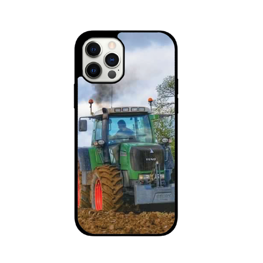 Coque Fendt au labour