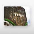 Poster métallique Fendt — plaque sur fond neutre