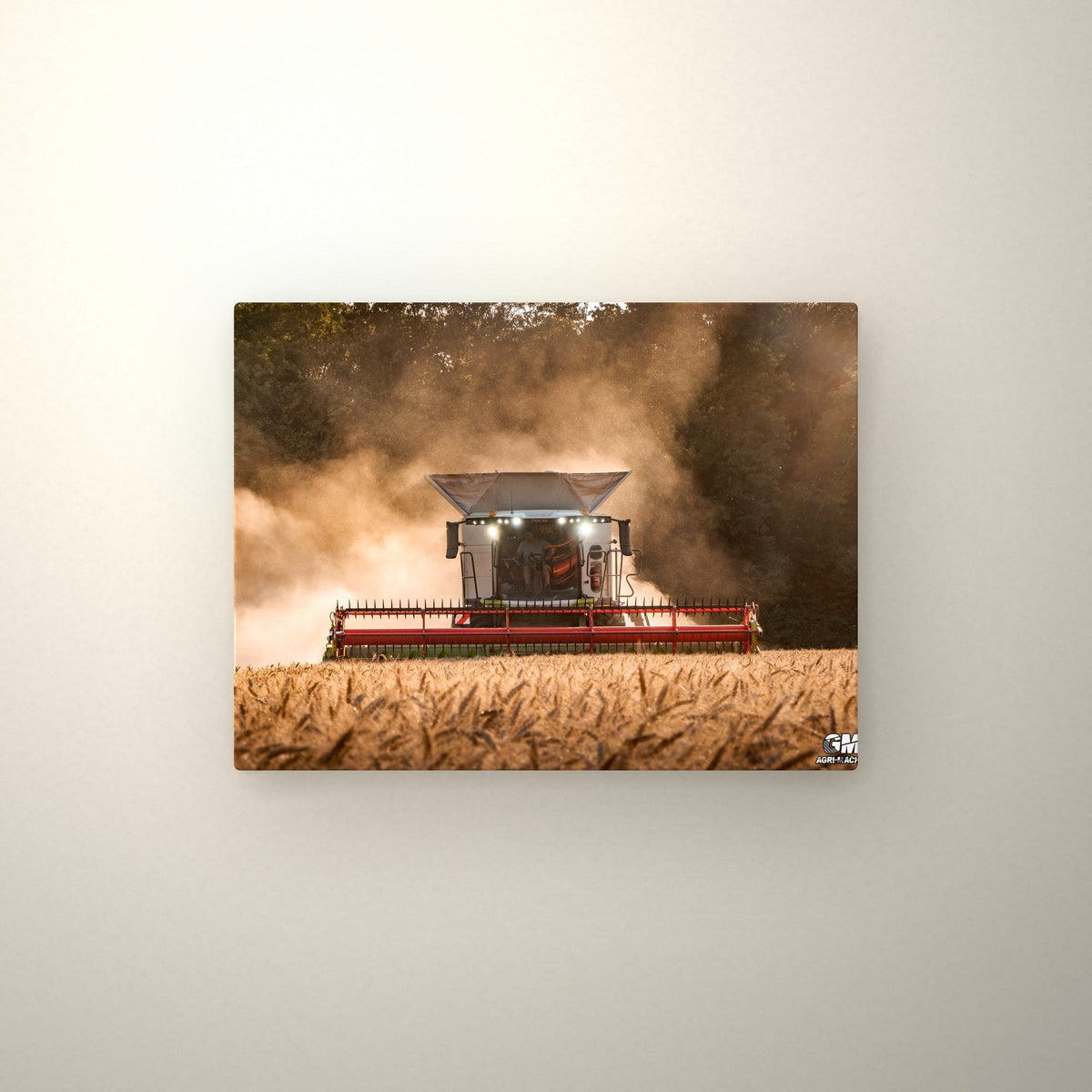 Poster métallique GMT Agri Machinery — accroché au mur