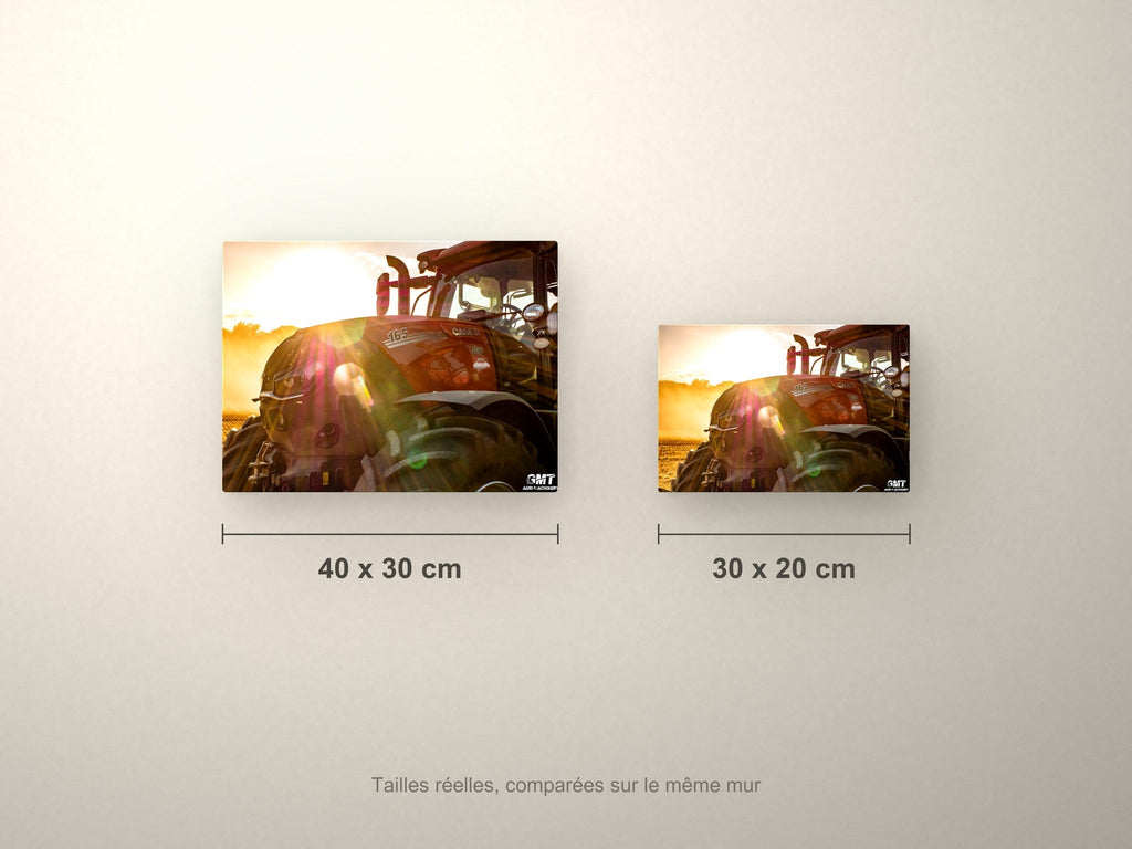 Poster métallique GMT Agri Machinery — formats 40x30 et 30x20 cm comparés