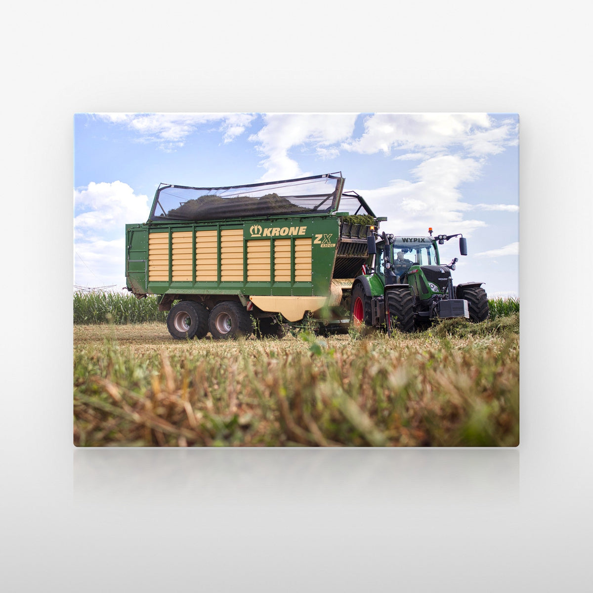 Poster métallique Krone et Fendt — plaque sur fond neutre