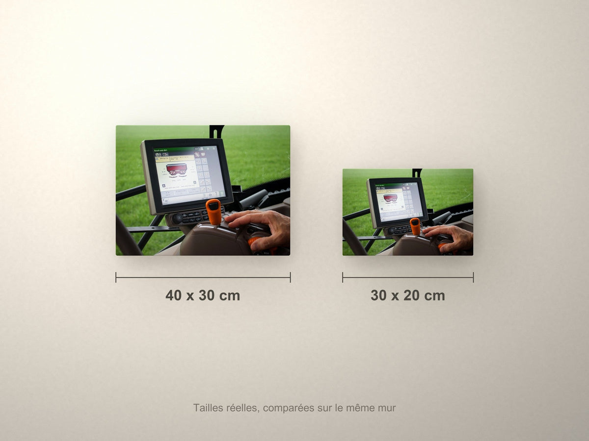 Poster métallique console de tracteur — formats comparés en centimètres