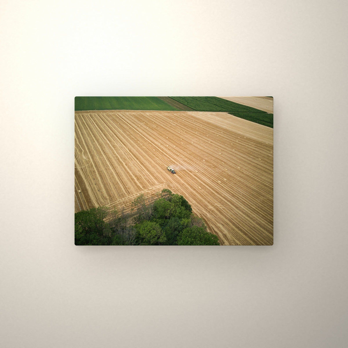 Poster métallique vue aérienne — accroché au mur